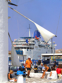 De haven van Parikia, Paros